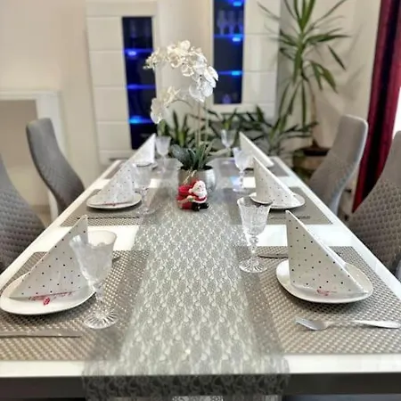 Semesterbostad Flumen I Cozy House With Free Parking Prag