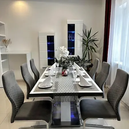 Flumen I Cozy House With Free Parking Semesterbostad